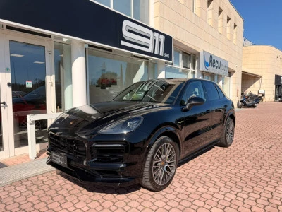 Porsche Cayenne E-Hybrid V6 462cv
